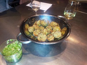 Bouchees Thai de thon et crevettes, vinaigrette concombre