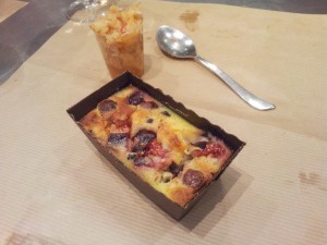 Clafoutis a la figue fraiche, pruneaux et noisettes