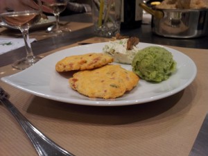 Cookies au jambon cru & tomates sechees, quenelles de fromages frais au poivron 2