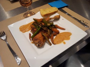 Cuisse de lapin a la vapeur d'ail et tomates sechees, creme de Martini et legumes primeurs