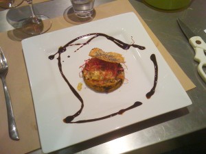 Grenouilles, sauce curcuma et polenta aux champignons de Paris et morilles