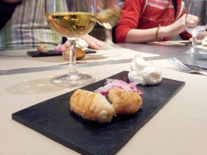 Langoustines poelees, espuma de fumet de langoustines et radis rose rape 2