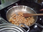 Noix de petoncles en cuisson
