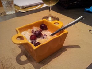 Poires, raisins et creme legere au gingembre