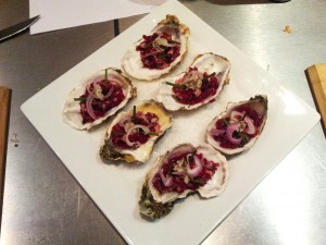 Tartare huitre, betterave, echalote, orange et citron2