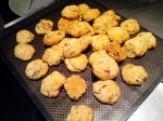 Biscuits salés au saumon fumé et tomates séchées après cuisson