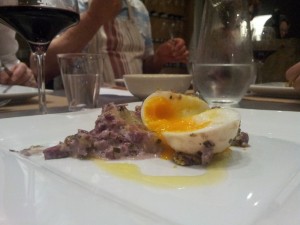 Oeuf mollet a la lyonnaise 4