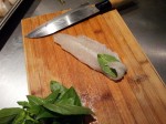 Roulage du filet de sole et basilic