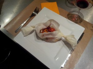 Papillote de cabillaud et chorizo, tomates cerises confites au Xeres et asperges vertes 2