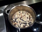 Creme, lait et cepes