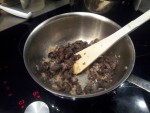 escargots et échalotes en cuisson
