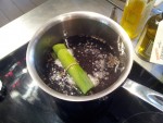 Lentilles en cuisson dans un bouillon