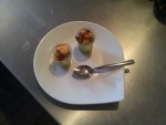 Guacamole d'avocats, citron vert et crevettes thaï