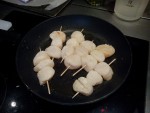 Brochettes de Saint Jacques en cuisson